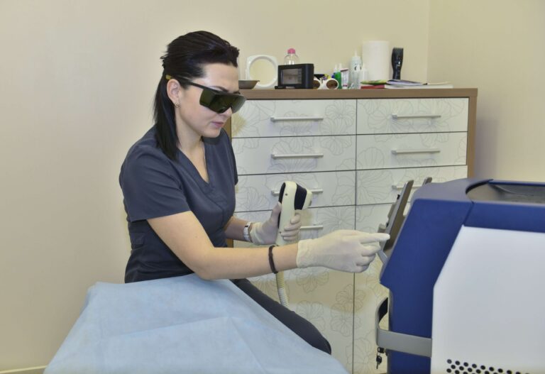 Лазерная эпиляция лба: удаление волос